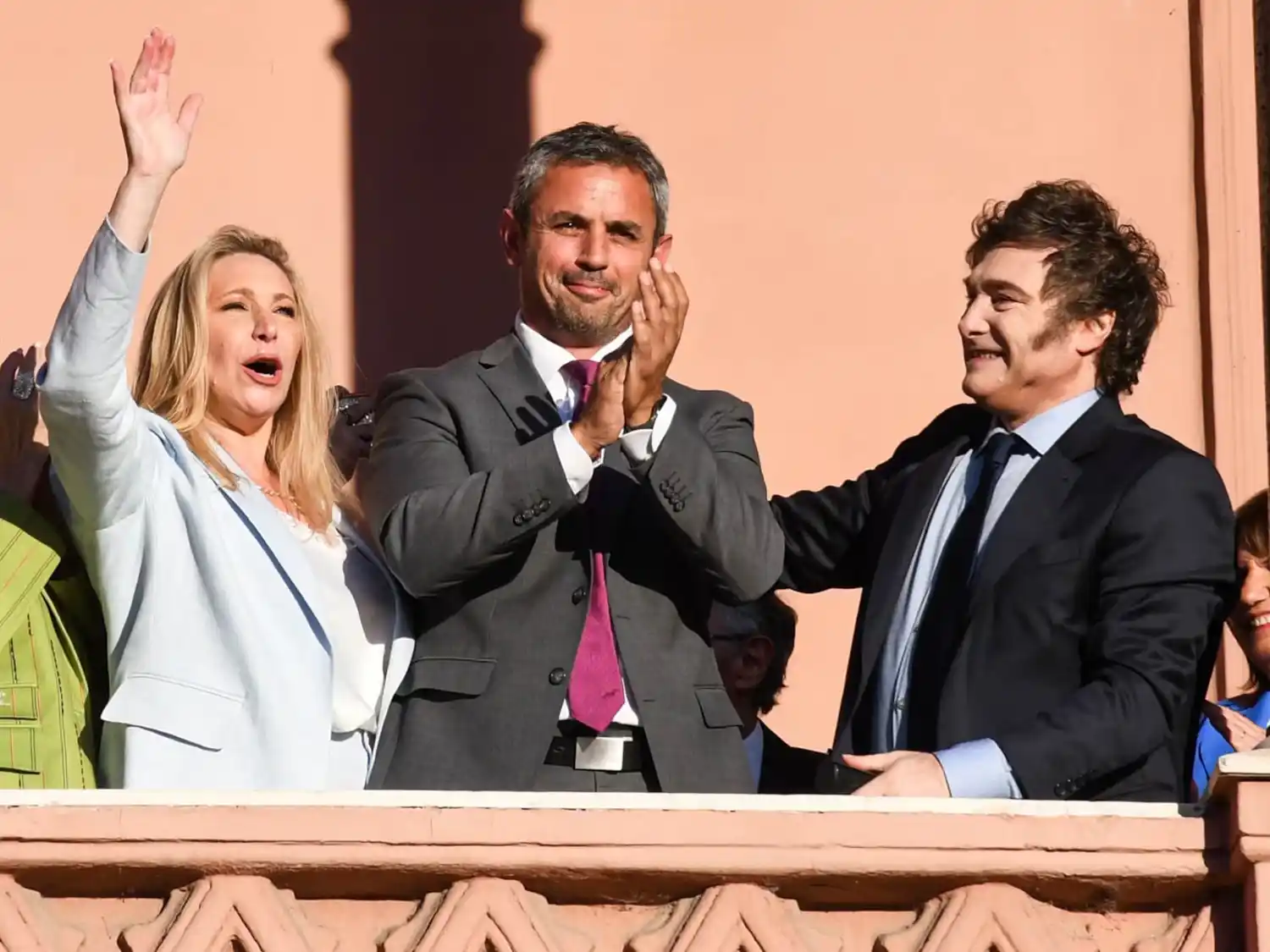 Los hermanos Milei junto a Martín Menem.
