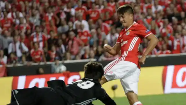 Franco Cervi no jugará en Boca y ya está inscrito en la lista del Benfica para la Champions League