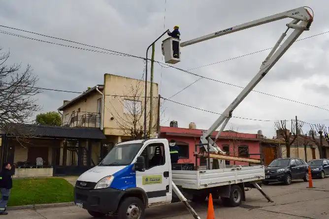 Reconversión lumínica: Se instalaron 120 nuevas luminarias LED en el barrio Fátima