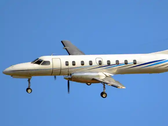 Quedó inaugurado hoy el nuevo servicio aéreo que une Capital con Tandil