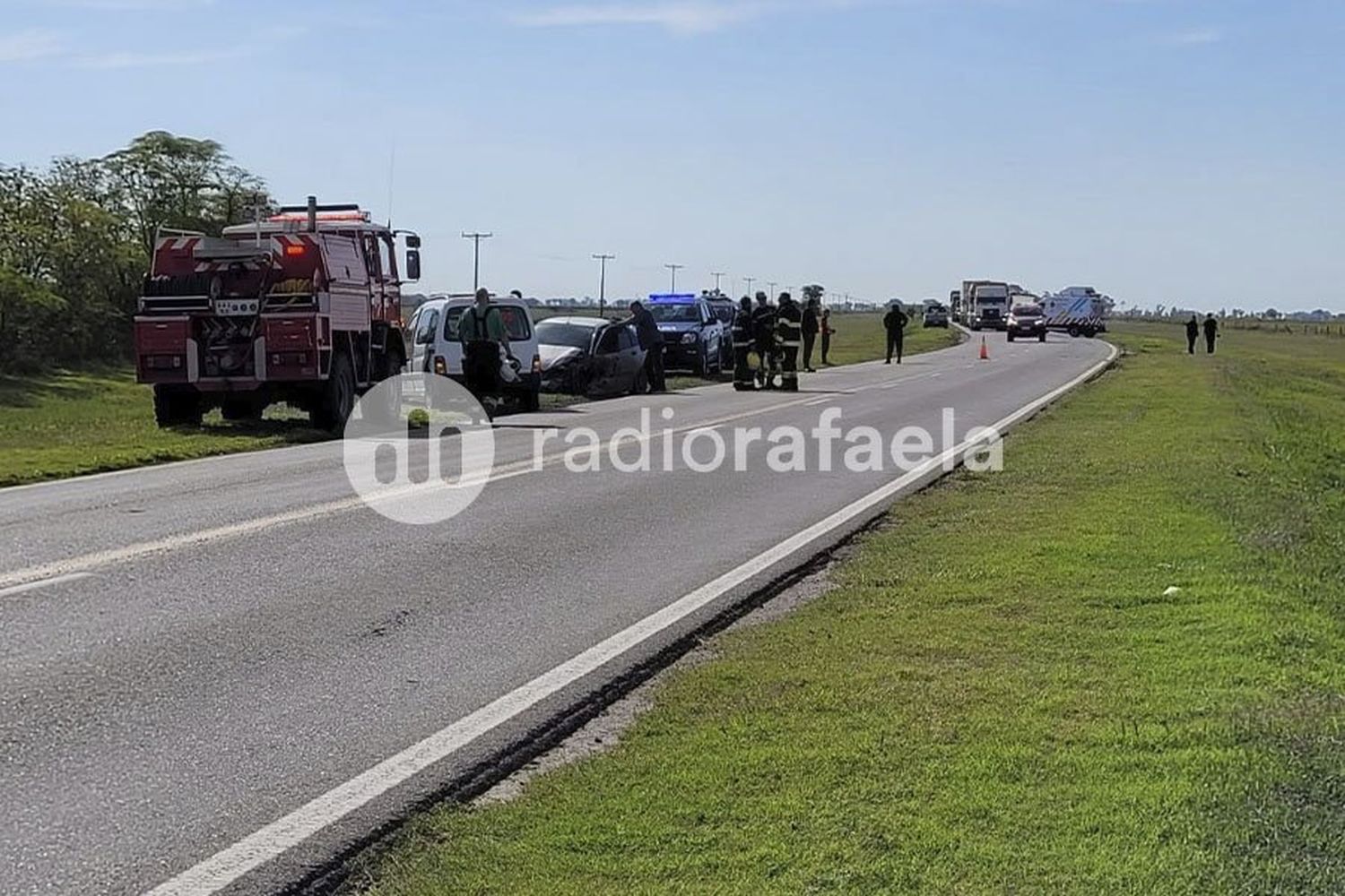 Chocaron de frente: fuerte accidente entre un auto y un camión en la ruta 34