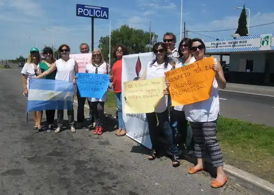 La Agrupación Rojo y Negro reclamó a la vera de la ruta 12
