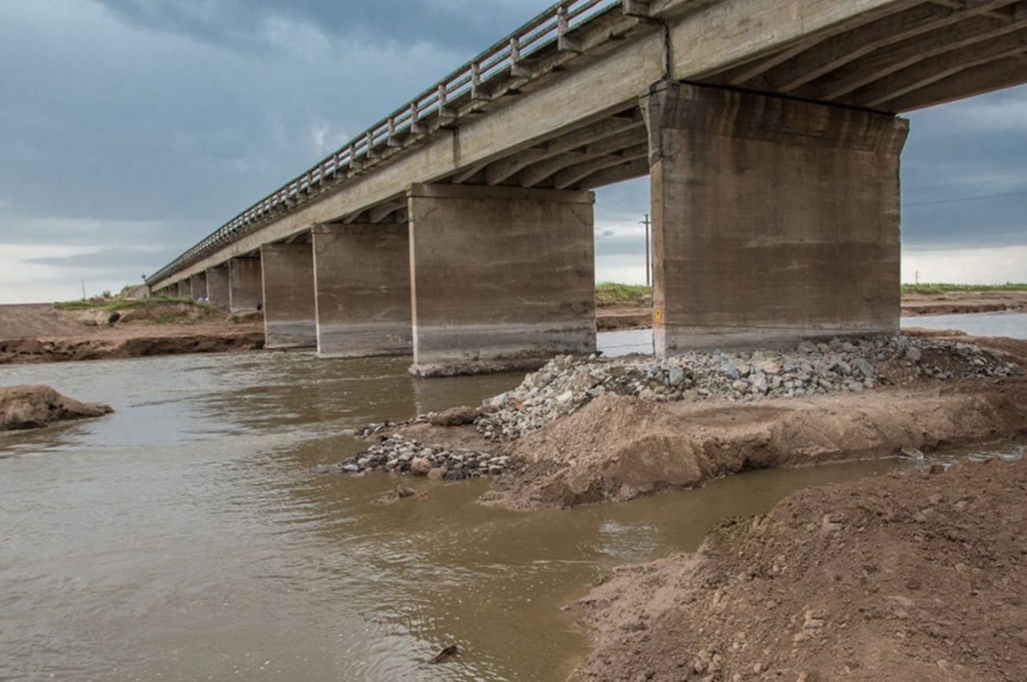Se liberó el paso de tránsito liviano por la Ruta 3, a la altura del Río Salado