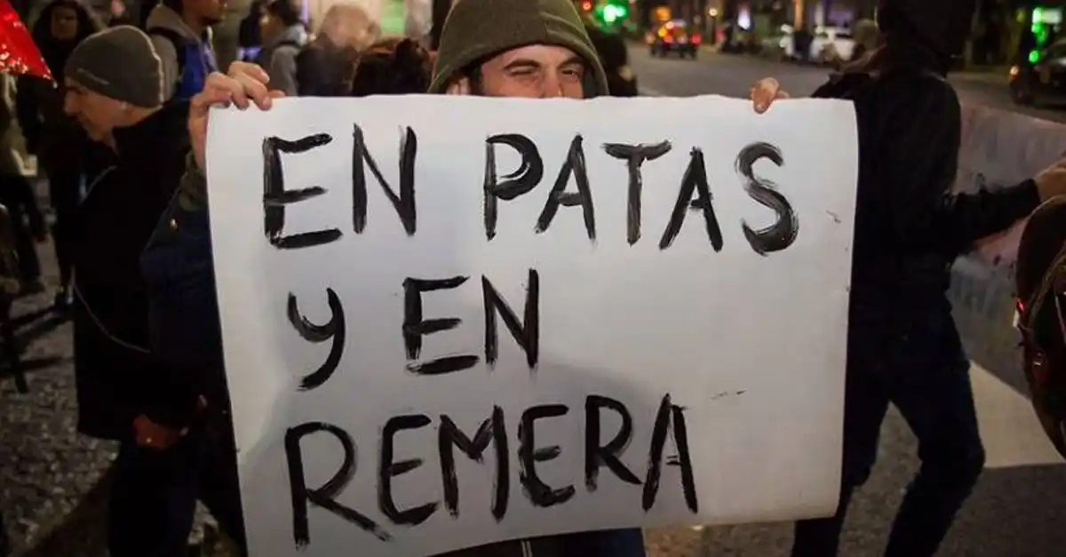 "Ruidazo" local contra el aumento de tarifas