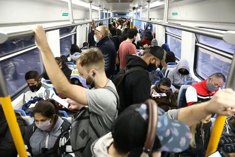 Inseguridad: Cómo usar la nueva aplicación de celular que lanzó el Gobierno para pedir auxilio en los trenes