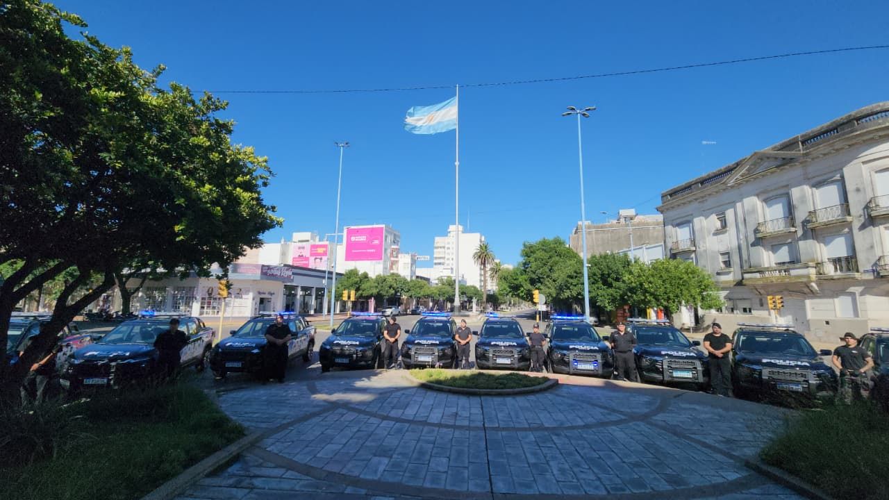 La Provincia entregó 18 nuevas camionetas para patrullaje en el Departamento Castellanos