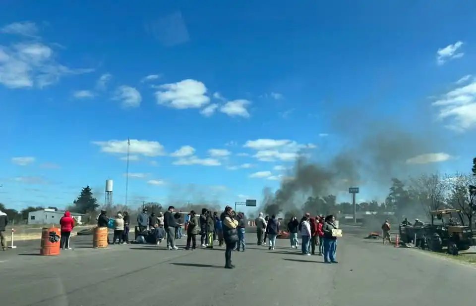 Vecinos de Paso de la Laguna exigen un puente peatonal tras la habilitación de un nuevo tramo de la autovía RN 18