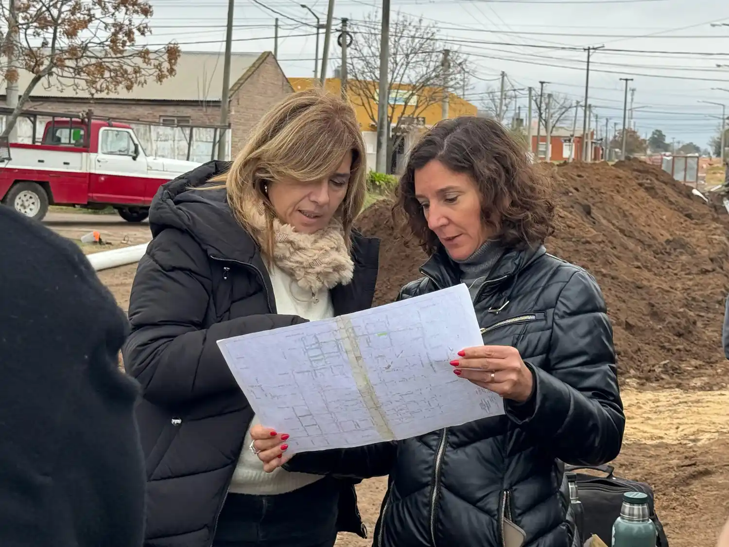 La senadora (derecha) junto a Vilma Olivieri. 