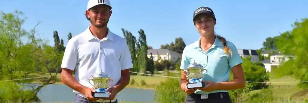 FOTO AAG Loureiro y Cabanillas, con los trofeos.