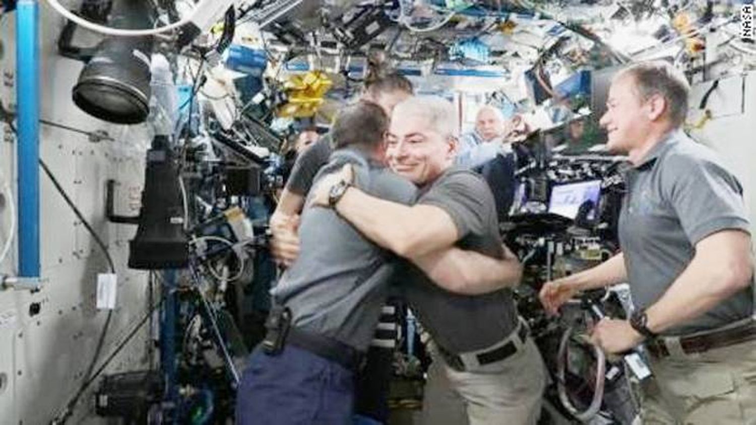 Regresa a la Tierra el astronauta de la NASA que Rusia ��amenazó�" con dejar en el espacio