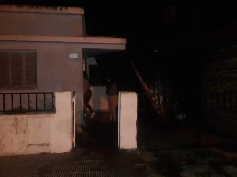 Desalojaron una fiesta clandestina con 150 personas en una vivienda de Paraná