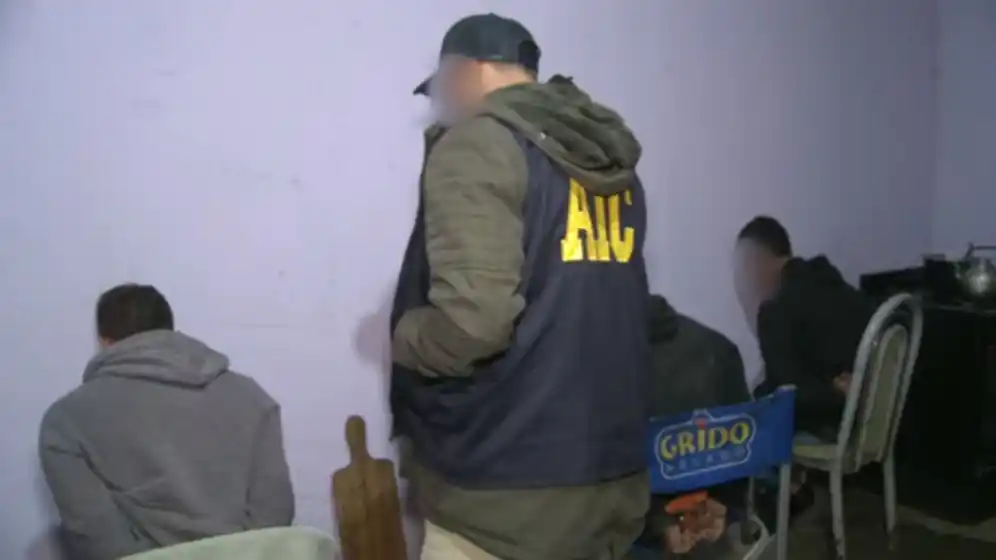 Cayó florista callejero que vendía ramos con cocaína