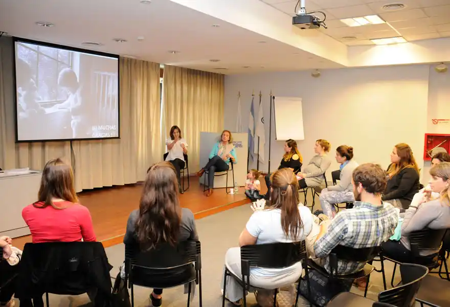 Se realizó una charla informativa para embarazadas en la Fundación OSDE 