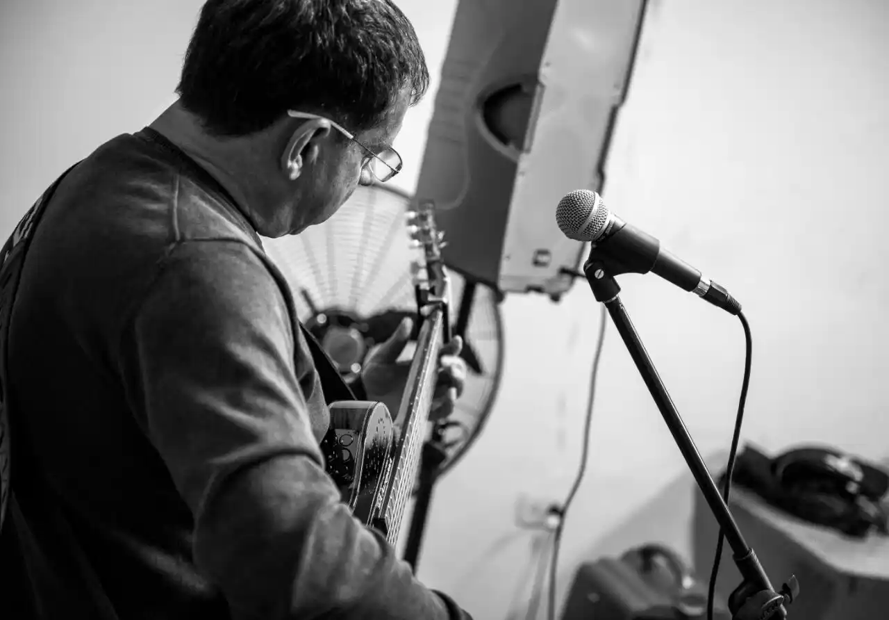 Novedoso show abre la noche de Soledad