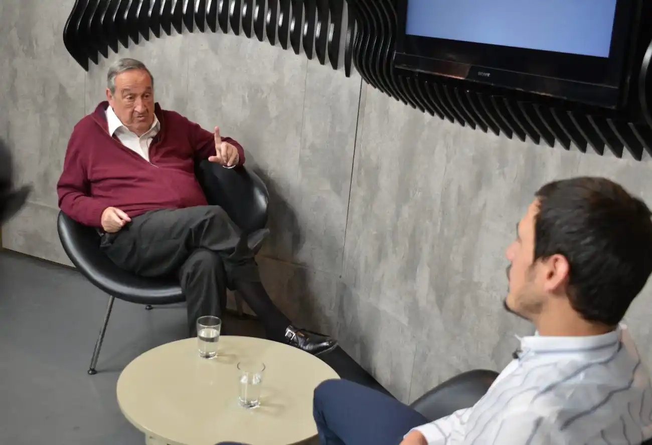  Cuarto Intermedio: entrevista mano a mano con Miguel Lunghi