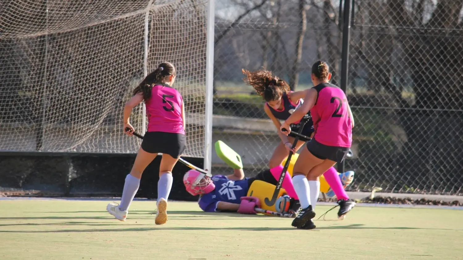 Plena acción para las jugadoras locales en Club y Selección