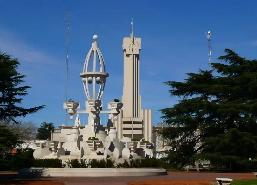 Impuesto "alfajor" en Laprida: Polémica entre el intendente y la oposición que pidió en su lugar donar aguinaldos