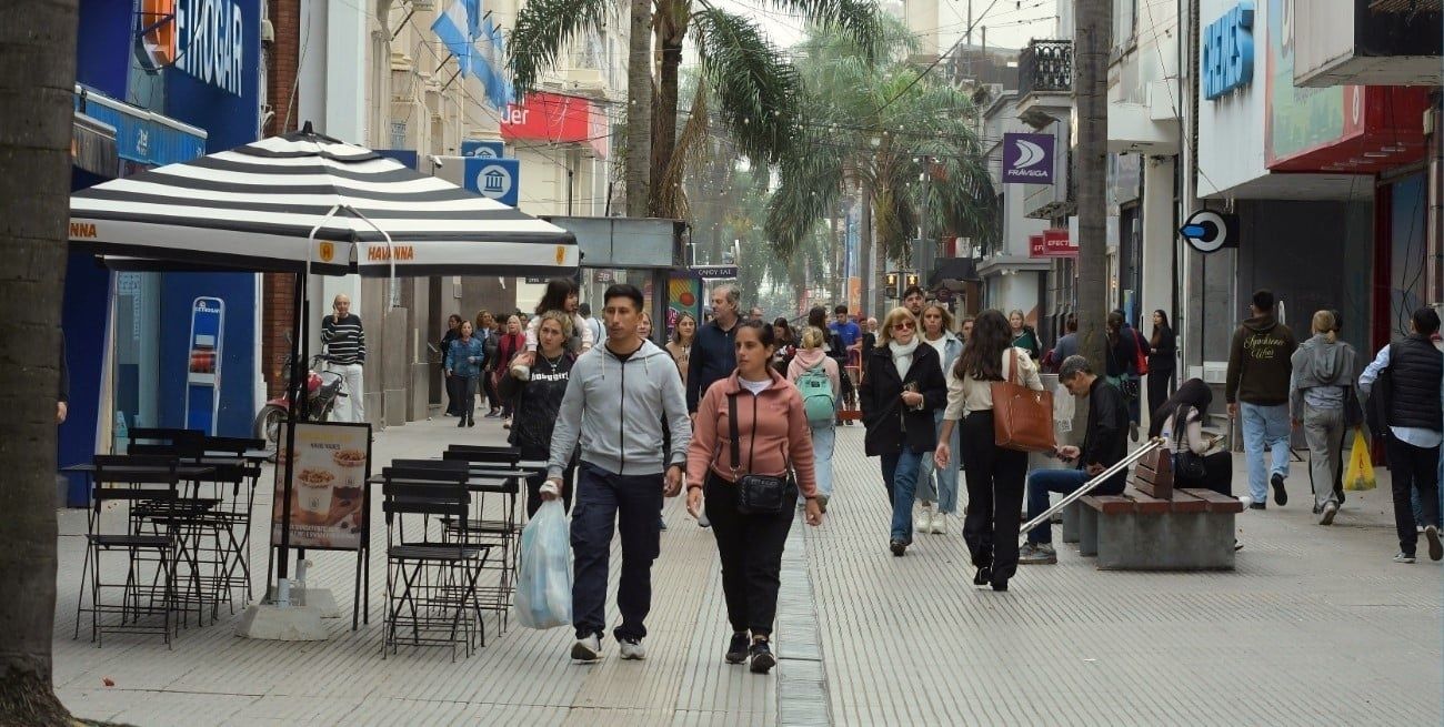 Día del Padre: expectativas moderadas y tensión por los embargos a pymes. Foto: Guillermo Di Salvatore