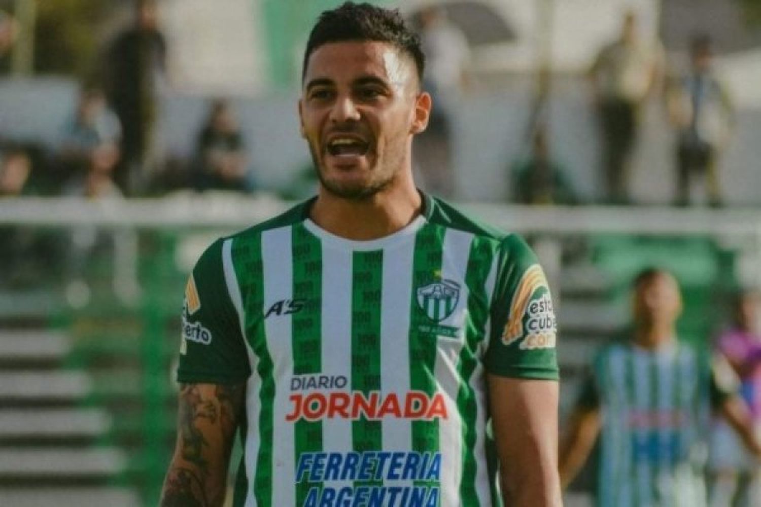Llega un delantero