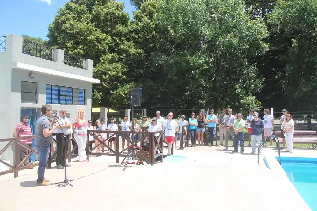 Quedó inaugurada la temporada en el natatorio