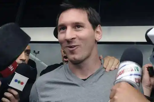 Messi felicitó al Papa argentino Francisco