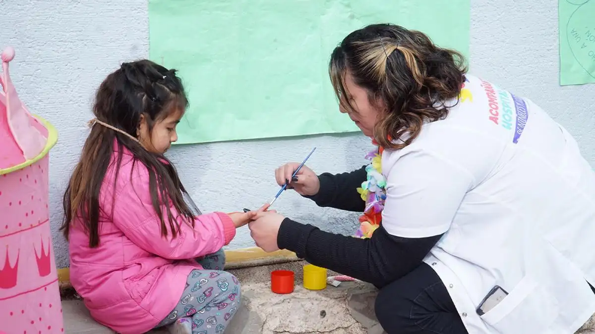 Buscan que niños y adolescentes "recuperen su voz" durante las hospitalizaciones