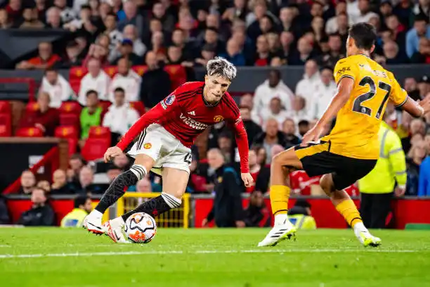 Garnacho en acción ante Wolverhampton.