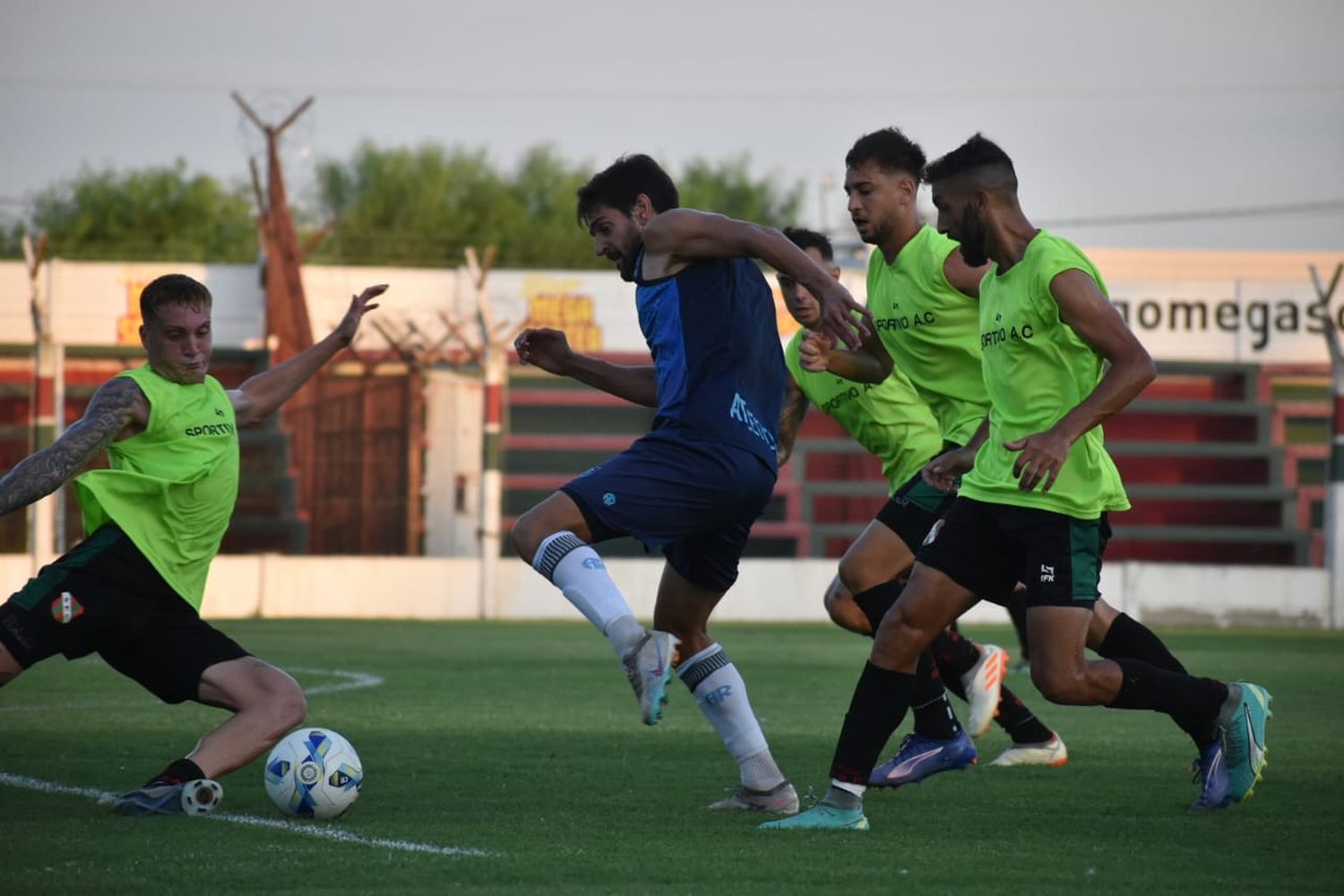 Atlético cayó en su visita a Sportivo Las Parejas