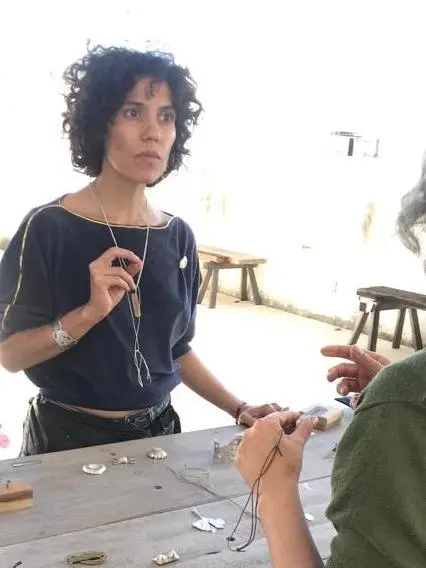 Un cruce entre la joyería como objeto de expresión artística