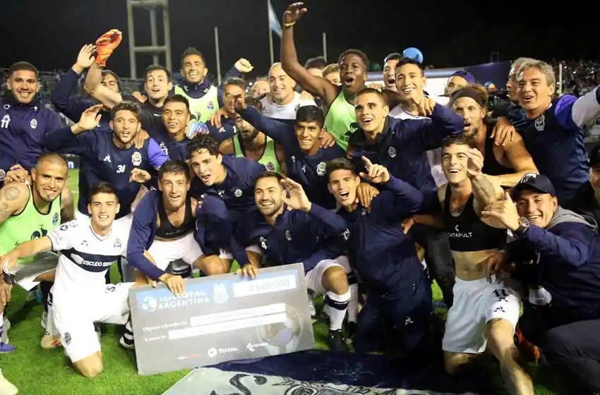 Gimnasia dio el golpe, eliminó a River y jugará la final de la Copa Argentina