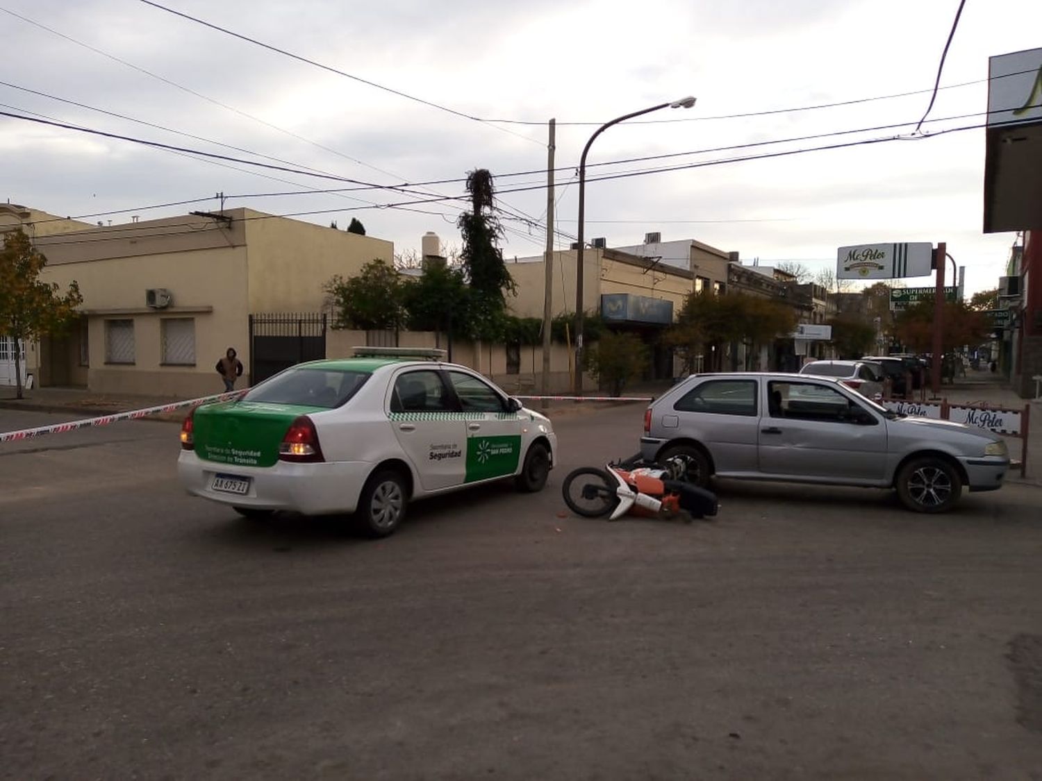 Accidente en Colón y Mitre: un joven trasladado al Hospital