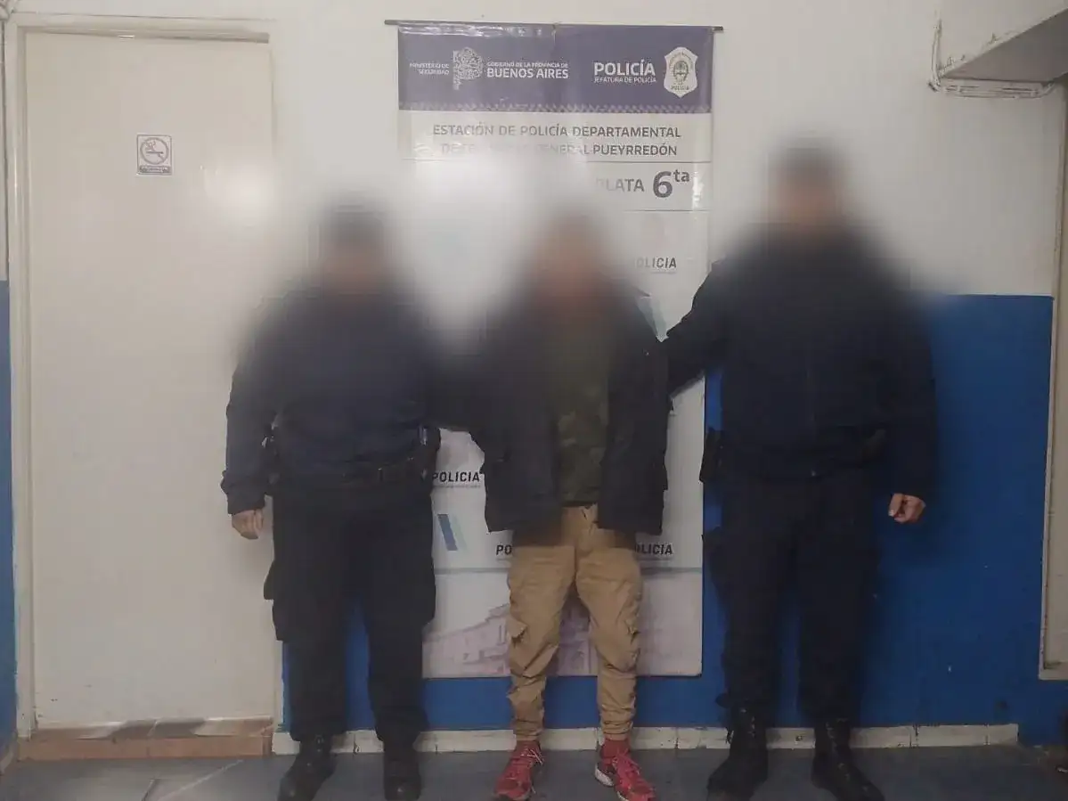Vecinos atraparon a un presunto ladrón y la Policía encontró dos motos robadas en su casa
