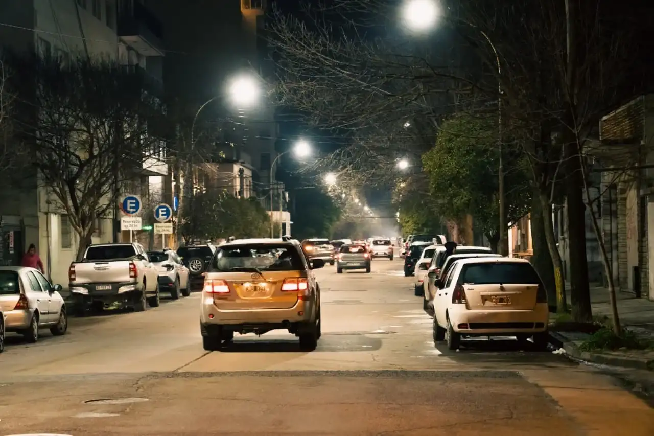 En el marco del Plan 100% LED, se reemplazaron más de 400 luminarias en los barrios Don Bosco, San Juan, Termas Huinco y Villa Primera.