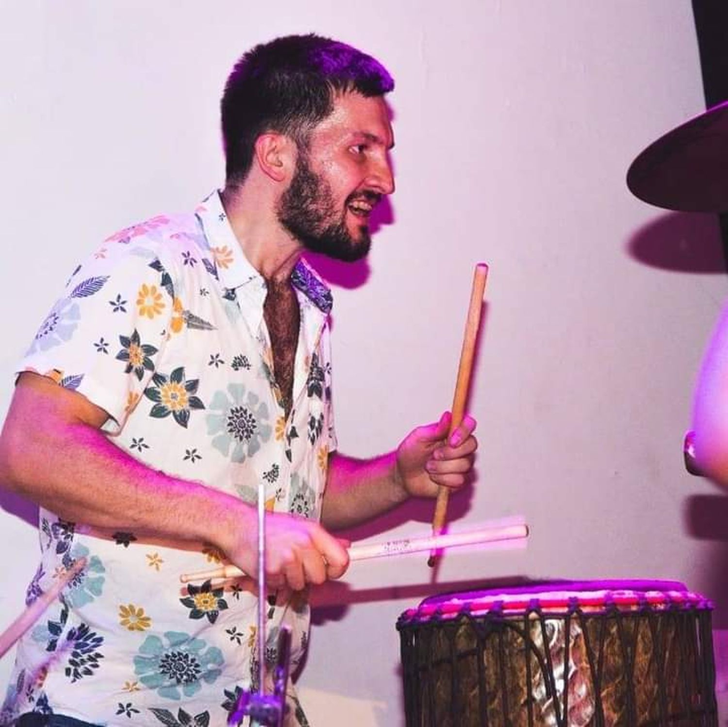  Tomás Saldaña: Pasión y camino en la percusión