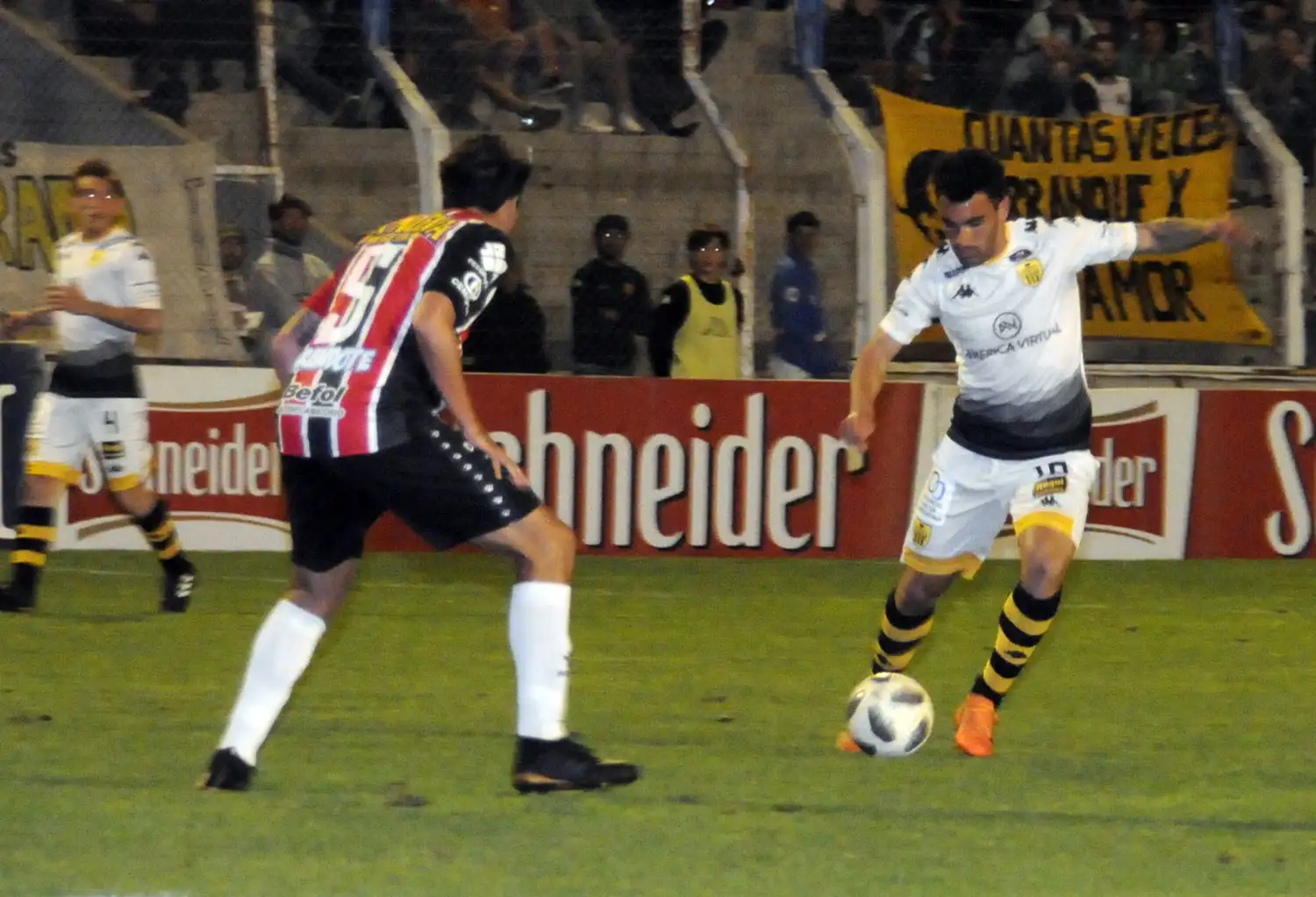 Bruno Bocca, el árbitro de Morón-Santamarina