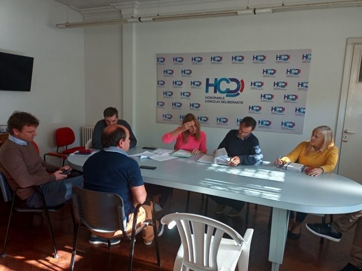 Irregularidades con tarjetas de ayuda social en Olavarría: Funcionario no se presentó a dar explicaciones y le dijeron que “no le da la nafta”
