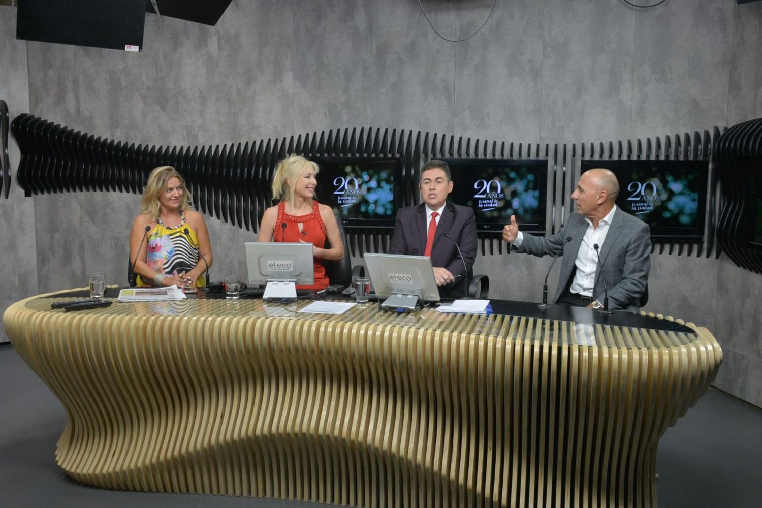 Recuerdos, alegría y viejos amigos en el programa especial por los 20 años de ECOTV