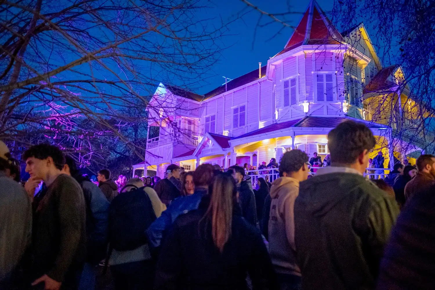 Hoy a las 21:00 se presentará la Orquesta Cumbia Grande en la Villa Victoria.