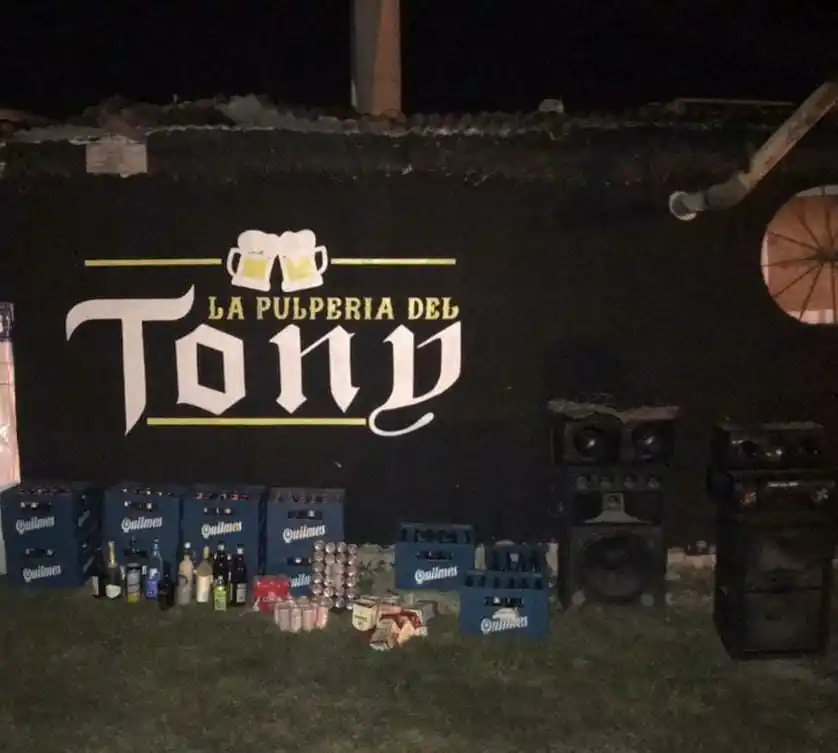 Clausuraron el bar de Tony Correa e incautaron todo lo que había adentro