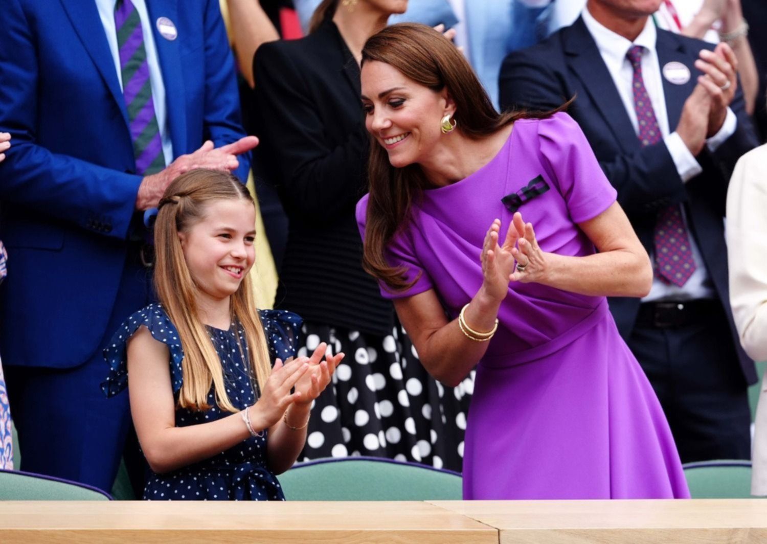 Kate Middleton fue ovacionada en Wimbledon y le entregó el trofeo a Alcaraz