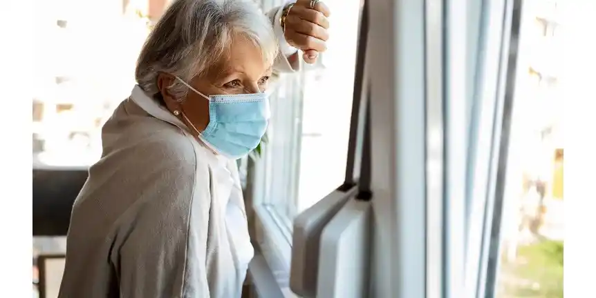 En el mundo, 476 millones de personas se contagiaron coronavirus y 6,1 millones murieron por la infección de Covid-19.