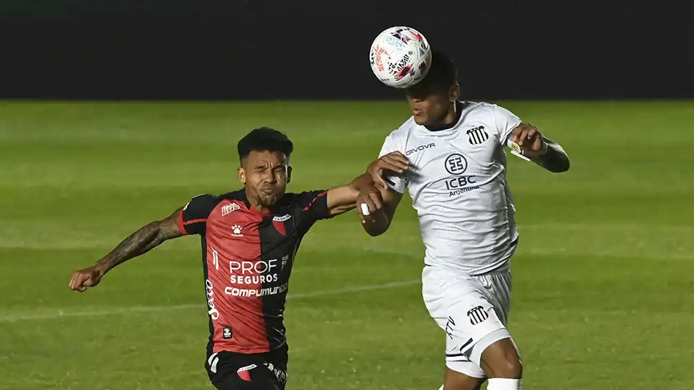 Colón recibe a Talleres de Córdoba
