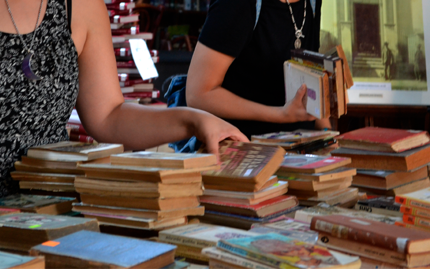 Feria del libro repetido en la Biblioteca Popular este sábado