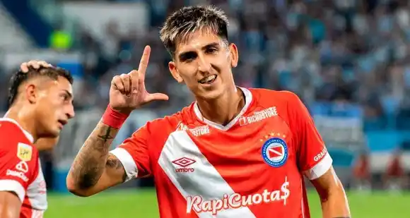 Argentinos jugó con Racing en un partido que tuvo todos los condimentos