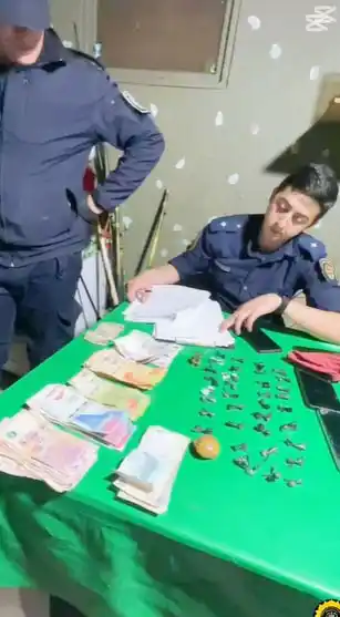 Tres detenidos por narcomenudeo en allanamiento