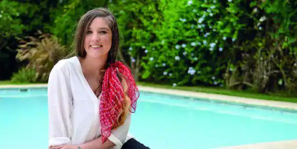 A Juana Repetto le sugirió una seguidora que se retoque lolas, nariz y labios