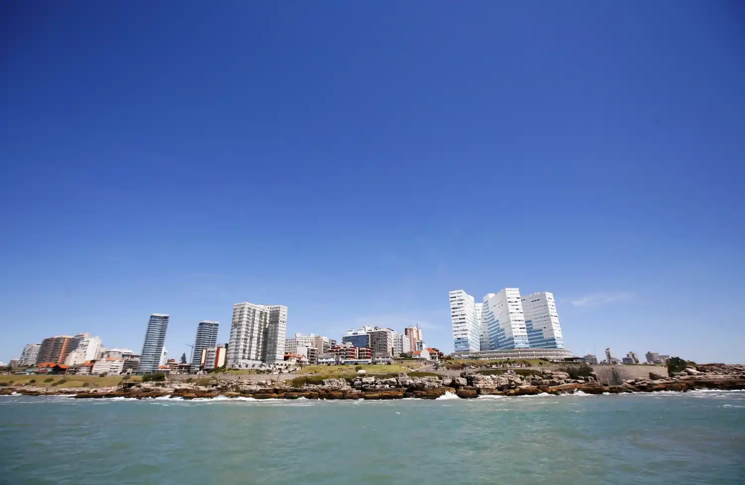 Turismo en Mar del Plata: Las reservas se frenaron ante el impacto de las medidas económicas de Javier Milei