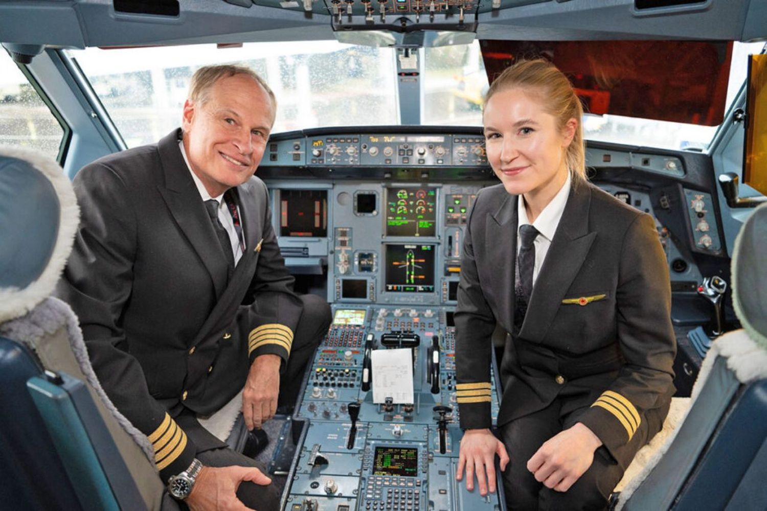 Jefe de pilotos de Air Canada se jubiló volando junto a su hija