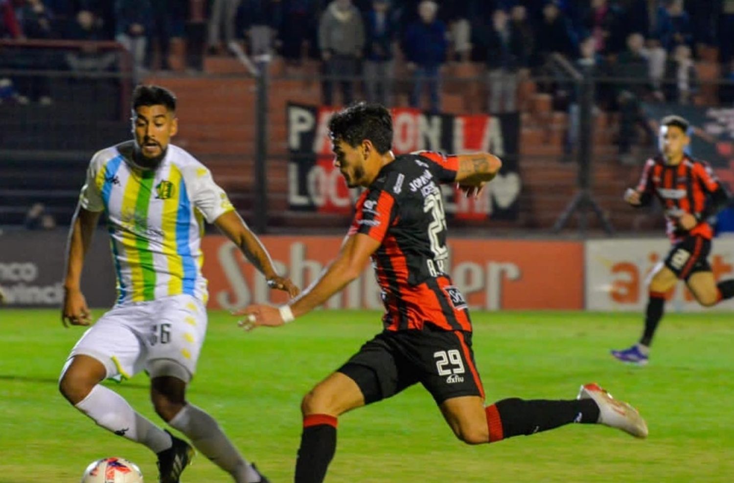 Aldosivi cambia de esquema y, necesitado de puntos, recibe a Platense