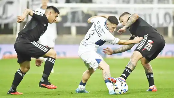 Riestra venció a Gimnasia y es líder del Grupo B en el Torneo Clausura